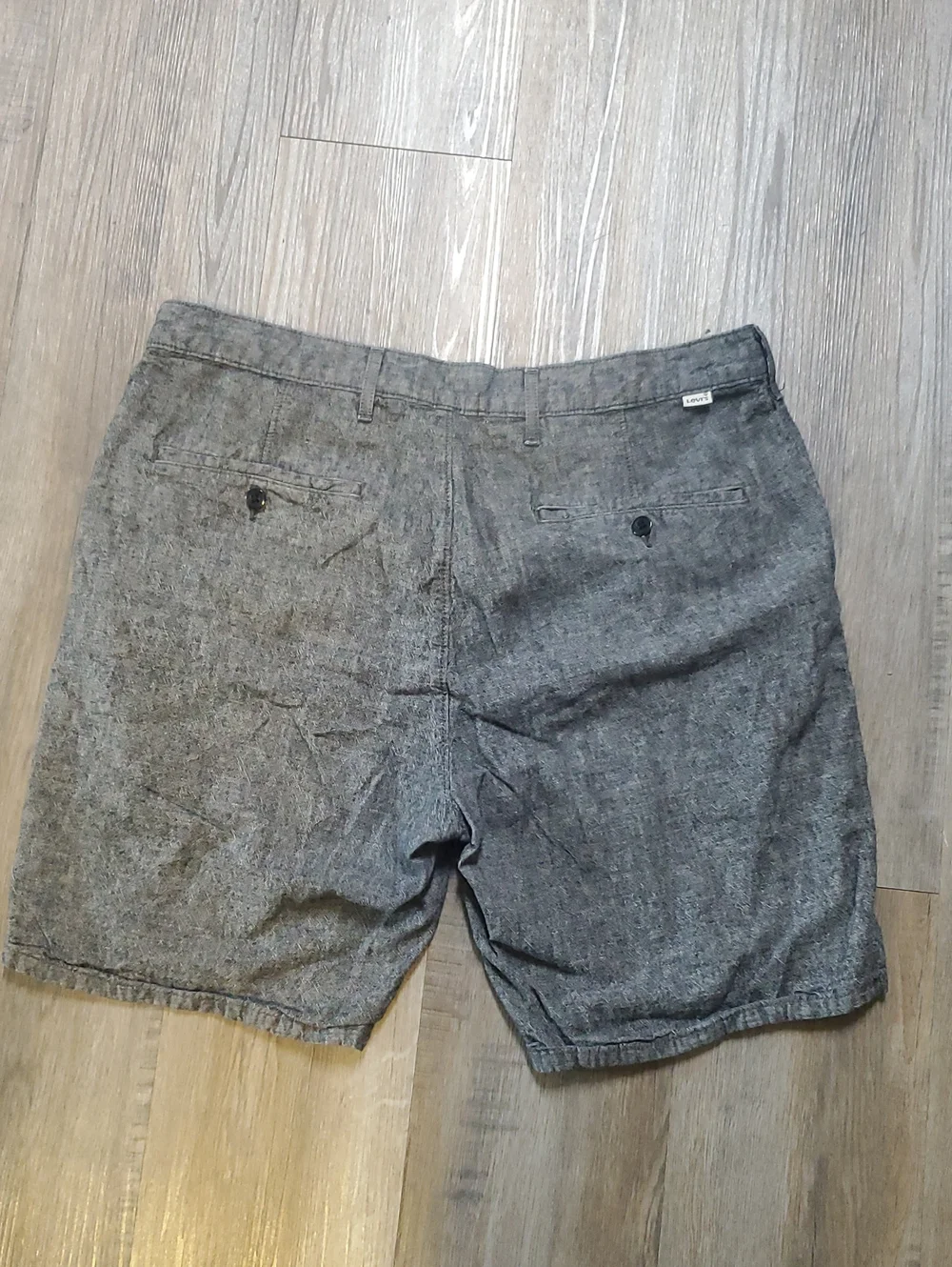 Levi's Men's Gray Flat-Front Casual Shorts